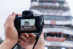 Hanoi's Iconic 'Shark's Jaw' Building Becomes a Top Photography Hotspot for Tourists - image 9