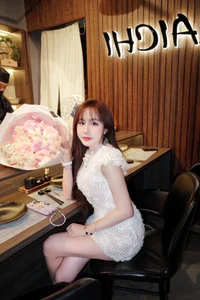 Le Tuyet Anh: The Billiards Star Merging Athletic Skill with Viral Glamour Fashion - image 8