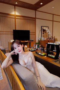 Le Tuyet Anh: The Billiards Star Merging Athletic Skill with Viral Glamour Fashion - image 6