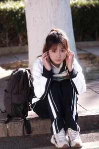 YITUYU Art Language 2024 Collection: Aesthetic Portrait Photography Featuring Elegant Schoolgirl Style - image 12