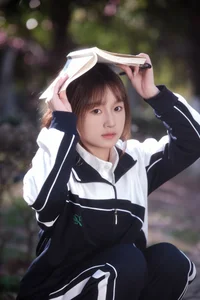YITUYU Art Language 2024 Collection: Aesthetic Portrait Photography Featuring Elegant Schoolgirl Style - image 14