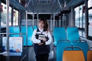 YITUYU Art Language 2024 Collection: Aesthetic Portrait Photography Featuring Elegant Schoolgirl Style - image 8