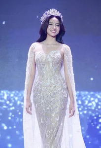 Miss Vietnam 2024 Ha Truc Linh Stuns in New Bikini Photo Shoot - image 1