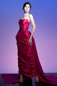 Tuong San's Pink Fashion Evolution: From Barbiecore Chic to Elegant Sophistication - image 5