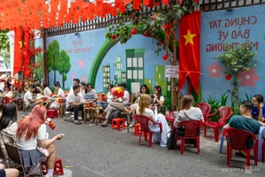 Ho Chi Minh City Celebrates with Vibrant Decorations for the April 30 Anniversary - image 3