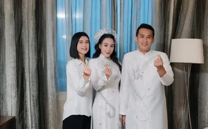 Vietnamese Singer Hồ Quỳnh Hương Showcases Elegant Traditional Wedding Ao Dai Collection - image 0