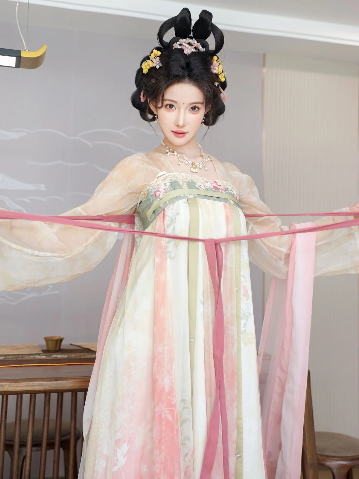 Ethereal Grace: Li Shuang Er in Dreaming Back to Tang Dynasty