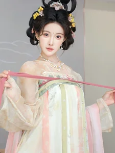 Ethereal Grace: Li Shuang Er in Dreaming Back to Tang Dynasty - image 10