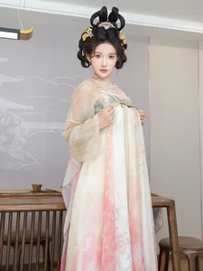 Ethereal Grace: Li Shuang Er in Dreaming Back to Tang Dynasty - image 2
