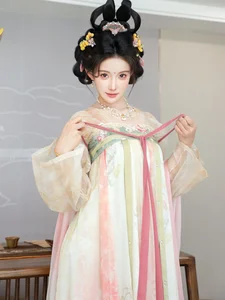Ethereal Grace: Li Shuang Er in Dreaming Back to Tang Dynasty - image 5