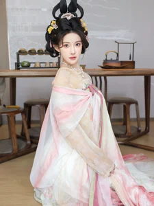 Ethereal Grace: Li Shuang Er in Dreaming Back to Tang Dynasty - image 11