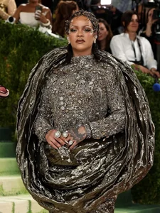 Rihanna Reclaims Her Crown as the Queen of Met Gala 2026 - image 2