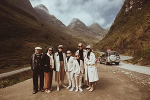 Inspiring 5,500km Vietnam Road Trip: 80-Year-Old Grandparents Journey with Family Across the Country - image 8
