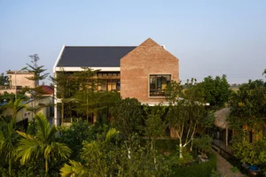 Innovative Sustainable Architecture: The Unique Green Curtain House in Thai Binh - image 8