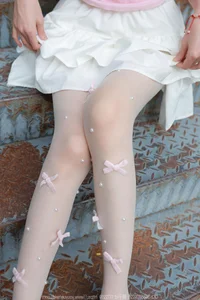 IESS SXJ No.1882 Tuan Tuan: Soft Elegance and Sophisticated Portrait Photography Series - image 50