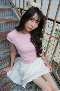 IESS SXJ No.1882 Tuan Tuan: Soft Elegance and Sophisticated Portrait Photography Series - image 43