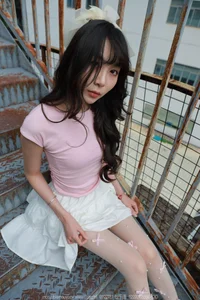 IESS SXJ No.1882 Tuan Tuan: Soft Elegance and Sophisticated Portrait Photography Series - image 85