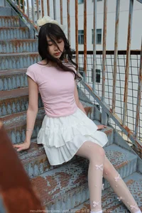 IESS SXJ No.1882 Tuan Tuan: Soft Elegance and Sophisticated Portrait Photography Series - image 27
