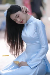 Elegant Turquoise Silk Ao Dai - Traditional Vietnamese Dress for Women (Product Code: a7dd42a8) - image 6
