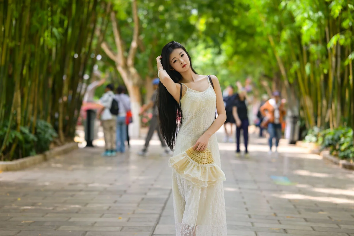 YiTuYu Art Language Vol.10371 Featuring Ai Qing: A Stunning Digital Portrait Gallery