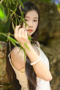 YiTuYu Art Language Vol.10371 Featuring Ai Qing: A Stunning Digital Portrait Gallery - image 2