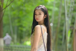 YiTuYu Art Language Vol.10371 Featuring Ai Qing: A Stunning Digital Portrait Gallery - image 4