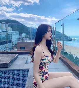Stunning Gallery of Korean Model Han Kyung: A Blend of Elegance and Modern Style - image 1