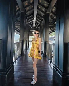 Lê Khánh Chi Dazzles Fans with Breathtaking Summer Bikini Series and Beachside Glamour - image 2