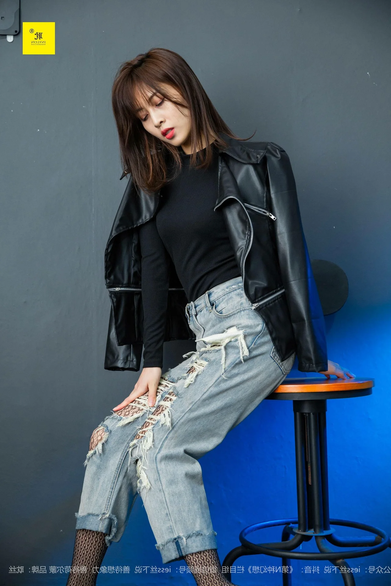 IESS Puhui Series Dansi 006 Featuring Model Qiu Zhuguan Professional Office Fashion