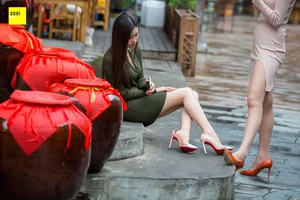 Urban Chic with Best Friends: Jia Jia and Yun Zhi in the IESS Two Friends on One Street Volume 2 - image 66
