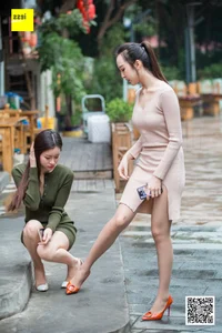 Urban Chic with Best Friends: Jia Jia and Yun Zhi in the IESS Two Friends on One Street Volume 2 - image 28