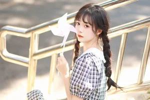 Sophisticated Visuals: YiTuYu Art Language Vol.5880 Featuring Guan Ning - image 3