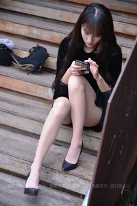 IESS Xiao Xiao: Black Straps on the Stairs – A Study in Contrast - image 77