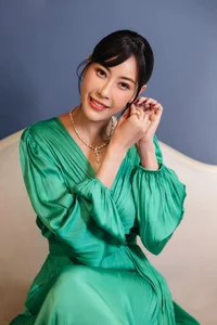 Timeless Elegance: How a 47-Year-Old Miss Vietnam Stays Youthful with Simple Beauty Hacks - image 4