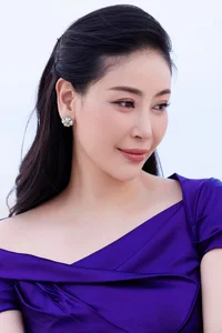 Timeless Elegance: How a 47-Year-Old Miss Vietnam Stays Youthful with Simple Beauty Hacks - image 3