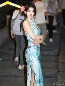 XiuRen No.10594: Li Shuang Er's Graceful Charm in a Modern Cheongsam, Captivating Asian Beauty. - image 47