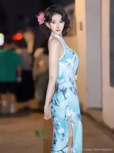 XiuRen No.10594: Li Shuang Er's Graceful Charm in a Modern Cheongsam, Captivating Asian Beauty. - image 8