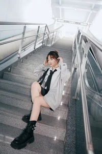 YiTuYu Art Language Vol.10188 You Zi Pi: Premium 20-Page Artistic Photography Collection - image 7