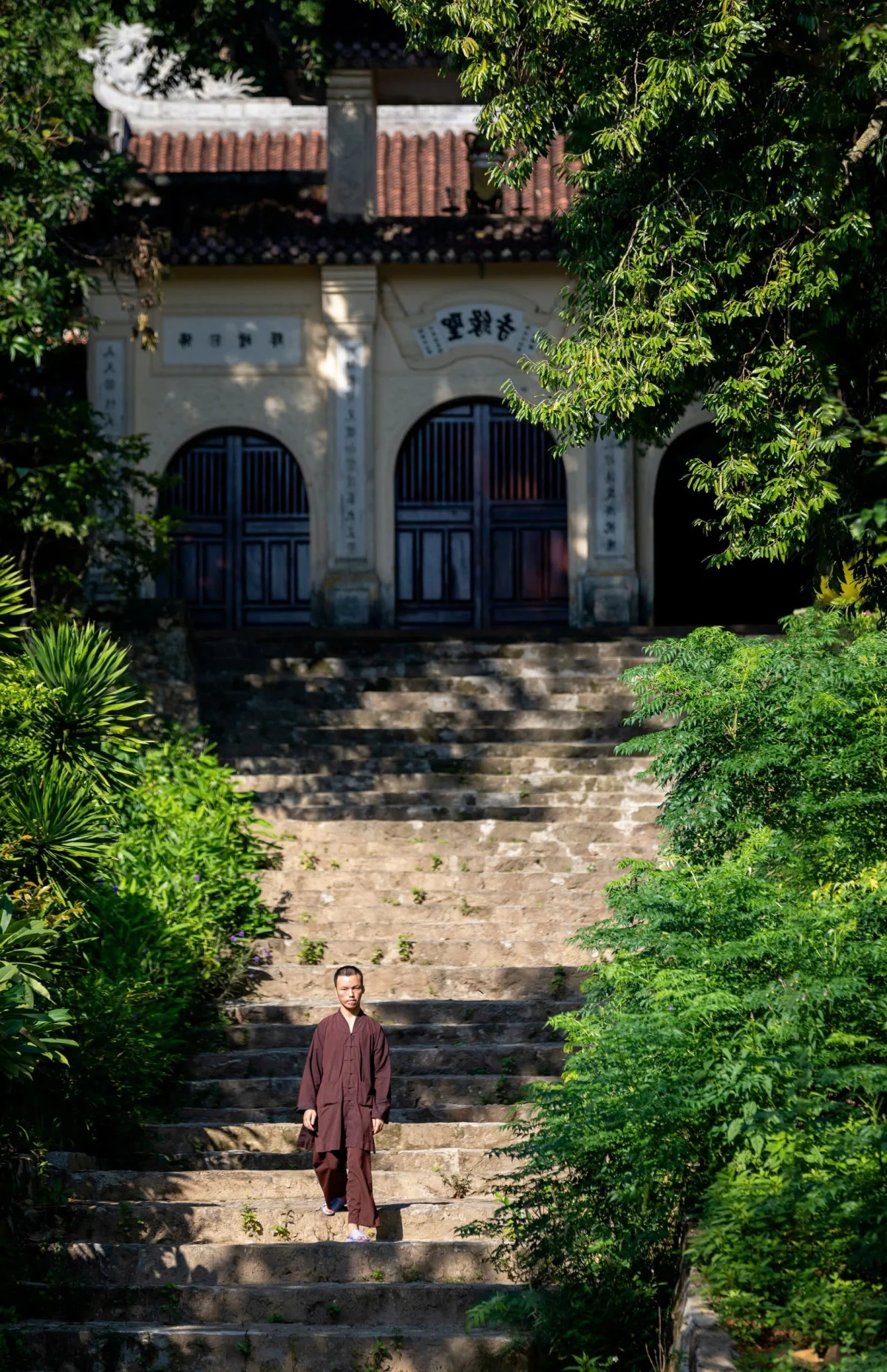 Exploring Thuy Van Mountain: A Scenic Spring Escape in Hue, Vietnam