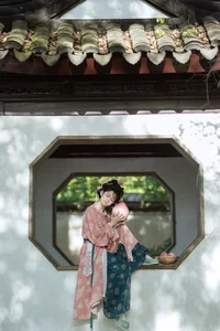 YiTuYu Art Language Vol.10251 Featuring Tian Xin Ya Ya: A Stunning 18-Photo Portrait Collection of Elegant Photography - image 1