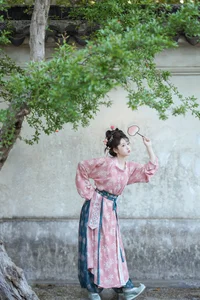 YiTuYu Art Language Vol.10251 Featuring Tian Xin Ya Ya: A Stunning 18-Photo Portrait Collection of Elegant Photography - image 5
