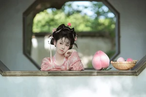 YiTuYu Art Language Vol.10251 Featuring Tian Xin Ya Ya: A Stunning 18-Photo Portrait Collection of Elegant Photography - image 8