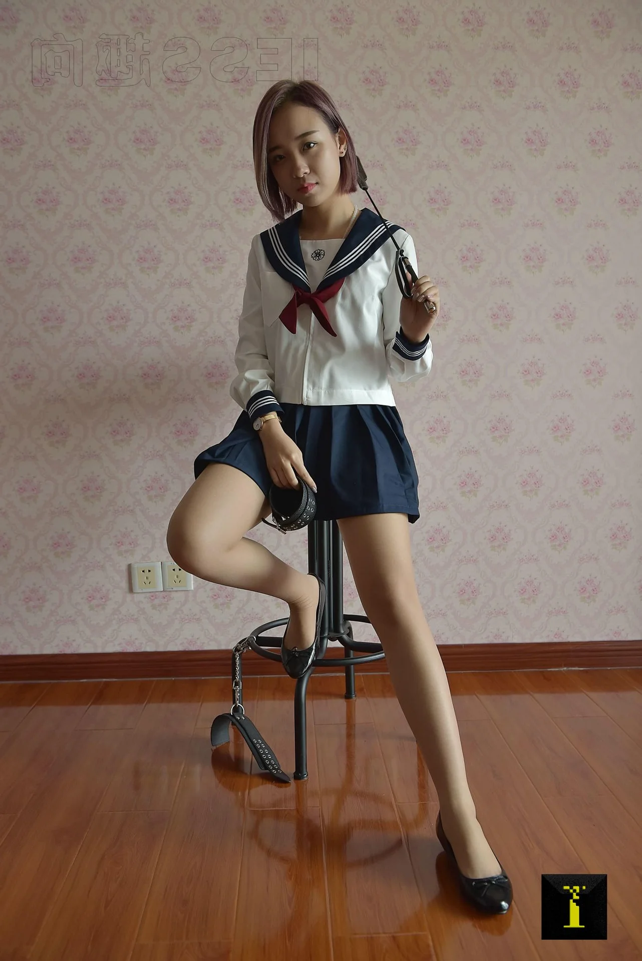 IESS Puhui Series Vol 111 Featuring Xin Yue in Bold Leather Style Photography