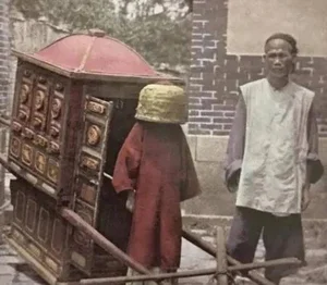 The Last Empress of China: Rare Photos and the Timeless Beauty of the Qing Dynasty - image 7