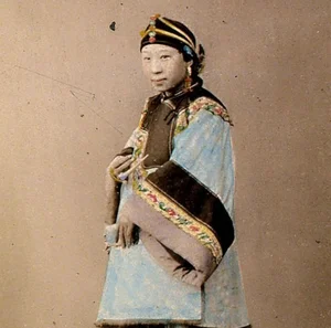 The Last Empress of China: Rare Photos and the Timeless Beauty of the Qing Dynasty - image 1