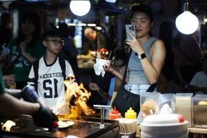 Moving to South Korea: A Complete Expat Guide to Living, Housing, and Cultural Integration in Seoul - image 1