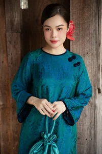 Ao Dai Trends 2025: Discover the Future of Vietnamese Traditional Fashion for Tet - image 0