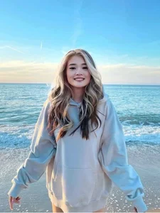 Inside the Life of a Global TikTok Star: Beauty and Influence with 36 Million Followers - image 6