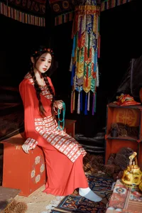 YiTuYu Art Language Vol.4213 Featuring Xiao Xi: A Masterpiece of Contemporary Portrait Photography - image 2