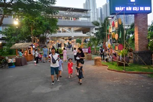Exploring a Massive Food Festival Featuring Over 600 Authentic Local Specialties - image 0